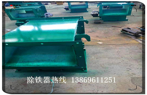 永磁管道除鐵器，廣東永磁管道除鐵器廠家_專(zhuān)用永磁自卸式除鐵器價(jià)格_廣東永磁管道除鐵器生產(chǎn)廠家 